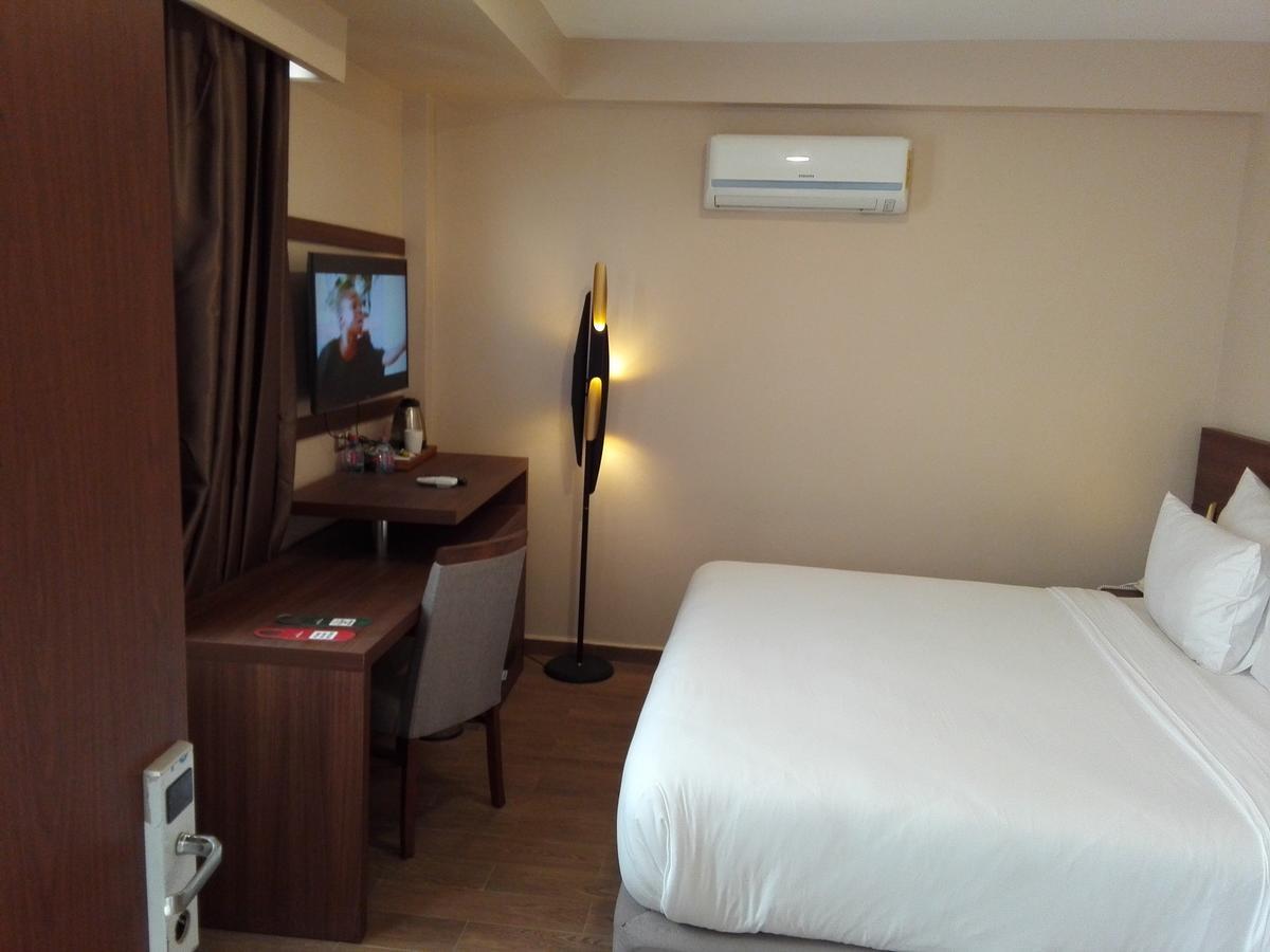 Ah Hotel And Conferences Madina Exterior foto