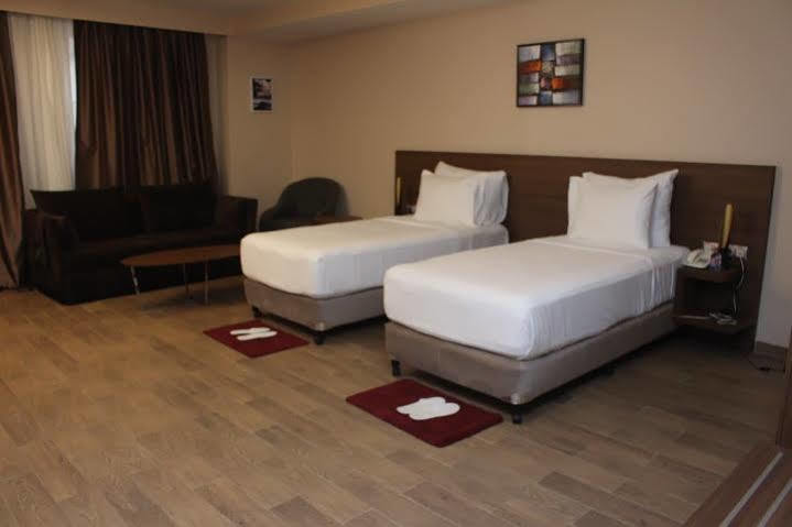 Ah Hotel And Conferences Madina Exterior foto